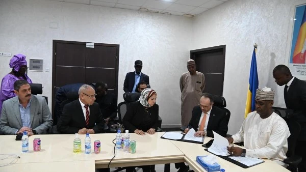 وزير الإسكان يهنئ المقاولون العرب على توقيع بروتوكول لدراسة طريق تشاد-ليبيا-مصر هنأ المهندس شريف الشربينى، وزير الإسكان والمرافق والمجتمعات