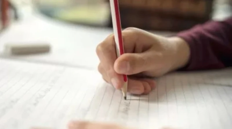 تقليل الواجبات المنزلية.. قانون جديد لتخفيف التوتر عن طلاب كاليفورنيا أصدرت ولاية كاليفورنيا، قانونا جديدا يطلق عليه قانون الواجبات المنزلية الصحي