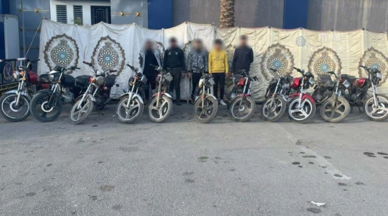 ضبط 13 لصا في عدة قضايا سرقة ب4 محافظات نجح قطاع الأمن العام بالتعاون مع مديريات أمن السويس، الجيزة، الشرقية، وسوهاج، في ضبط 13 لصا قاموا بارتكاب جرائم سرقة متنوعة تشمل سرقات مدرسي