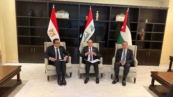 لتعزيز الطب الوقائي.. مصر تشارك خبراتها الصحية مع العراق والأردن عقد الدكتور خالد عبدالغفار نائب رئيس مجلس الوزراء وزير الصحة والسكان ورئيس المكتب