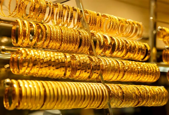 أسعار الذهب اليوم السبت 21 ديسمبر، عيار 21 سجل كام شهدت أسعار الذهب في مصر اليوم السبت 21 ديسمبر 2024، العديد من التقلبات التي تأثرت بعدد من العوامل المحلية والعالمية، مثل أسعار ال