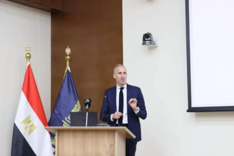 وزير الاتصالات يشهد تخريج أول دفعة من برنامج لتطوير برمجيات السيارات برنامج رائد يعزز ريادة مصر الإقليمية ويؤهل كفاءات نادرة في مجال برمجيات السيارات