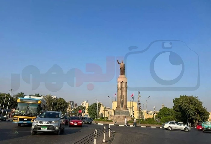 الحالة المرورية بشوارع وميادين القاهرة والجيزة اليوم الخميس شهدت الحالة المرورية بشوارع وميادين محافظتي القاهرة والجيزة، سيولة مرورية خلال الساعات