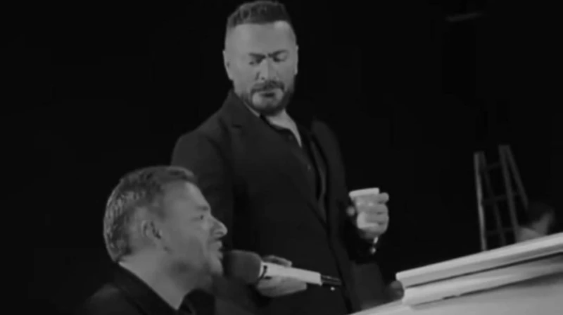 رامي صبري عن تامر حسني: محدش يعرف يبقى زيه أثنى المطرب رامي صبري، على التعاون مع الفنان تامر حسني، وعبر عن ذلك بكلمات رقيقة نشرها عبر حسابه على فيسبوك. وقال رامي في رسالته: تامر حس