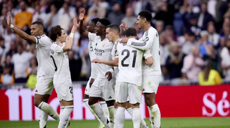 قبل لقاء باتشوكا.. تاريخ مواجهات ريال مدريد ضد فرق المكسيك تتجه أنظار عشاق كرة القدم وجماهير ريال مدريد نحو المباراة المنتظرة أمام باتشوكا المكسيكي،