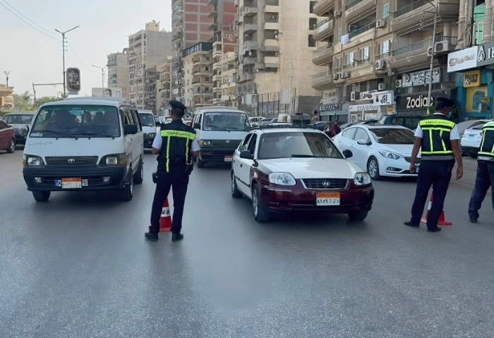 المرور: تحرير 22491 مخالفة تجاوز سرعة خلال 24 ساعة واصلت الإدارة العامة للمرور حملاتها على كافة الطرق والمحاور الرئيسية لتطبيق القانون ولوائح