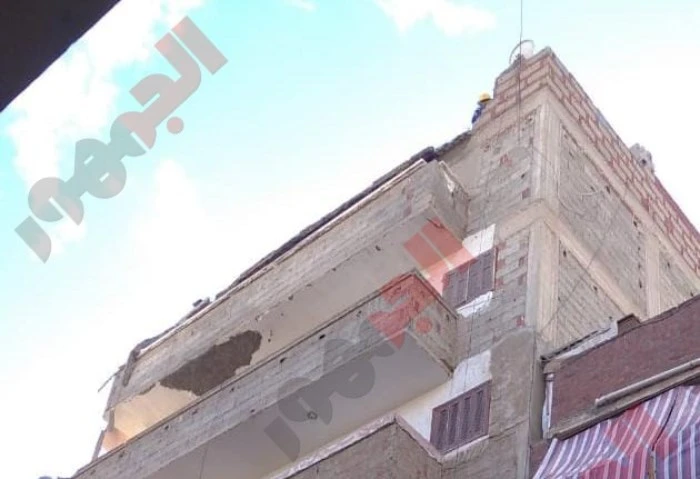 خسائر الفيضة الصغرى مستمرة، انهيار شرفة عقار في الإسكندرية وإصابة 7 أشخاص خسائر نوة الفيضة الصغرى مستمرة، أصيب سبعة أشخاص بجروح وكسور في أنحاء متفرقة من أجسادهم إثر انهيار شرفة عقا