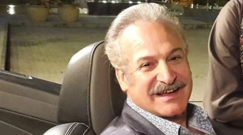 من هو المخرج عمر زهران المتهم بسرقة مجوهرات زوجة خالد يوسف؟ إعلانات 2 في الآونة الأخيرة، شغلت قضية المخرج عمر زهران الرأي العام بعد اتهامه بسرقة