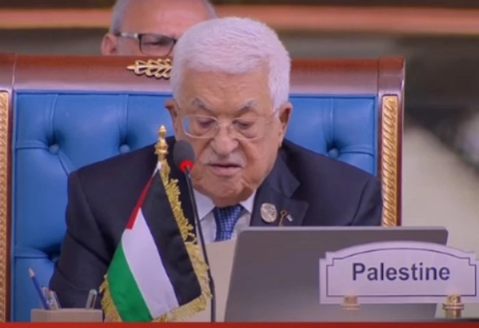 الرئيس الفلسطيني: يجب إنهاء الاحتلال وإقامة الدولة على حدود الرابع من يونيو 1967 أكد رئيس دولة فلسطين، محمود عباس، أن تحقيق الأمن والاستقرار في