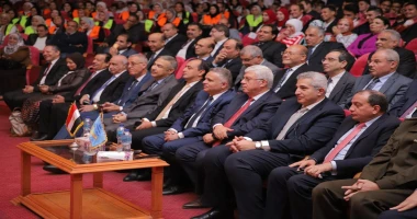 كتبت أمل عبد الرحيم شارك الدكتور ناصر مندور، رئيس جامعة قناة السويس، في حضور العرض المسرحي التوعوي الذي نظمه صندوق مكافحة وعلاج الإدمان والتعاطي ، بمشاركة 50 طالبا وطالبة من أسرة ط