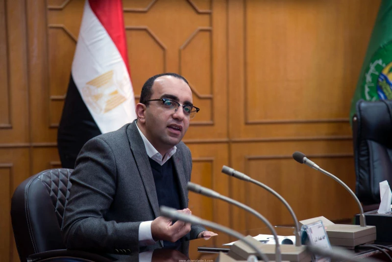 كتبت أمل عبد الرحيم عقد المهندس أحمد عصام الدين نائب محافظ الإسماعيلية، صباح اليوم الخميس، اجتماعا لمتابعة الموقف التنفيذي لمنظومة التقنين والتصالح