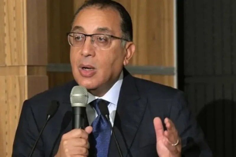 رئيس الحكومة: الإعلان عن توقيتات متتابعة لعملية طرح الشركات خلال الفترة المقبلة أعلن رئيس الوزراء أنه كان يتابع مشروع جبل الزيت ومشروعات الطاقة الجديدة والمتجددة خلال اجتماعاته هذا