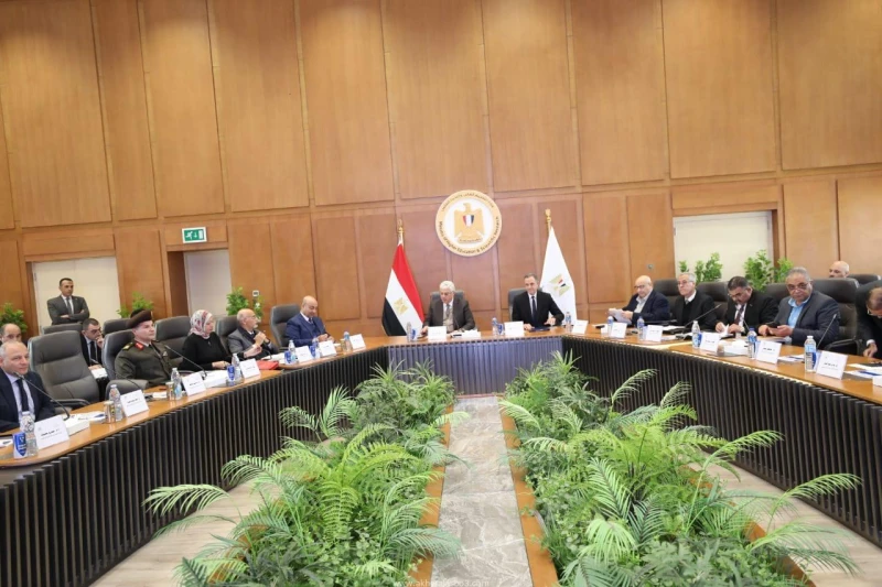 كتبت أمل عبد الرحيم تأكيدا على دور الجامعة في تطوير نظم التقييم والارتقاء بالعملية التعليمية، عقد مجلس شئون التعليم والطلاب بجامعة قناة السويس برئاسة