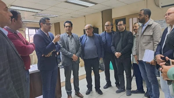 البلشي يدعو صحفيي روزا اليوسف للمشاركة في المؤتمر العام السادس استقبلت مؤسسة روزا اليوسف، اليوم الأربعاء، خالد البلشي، نقيب الصحفيين، في إطار حملة طرق الأبواب التي تهدف إلى حث الصح