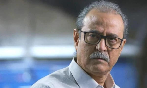 بسام كوسا: لست مؤيدا ولا معارضا افاق عربية - بعد 11 يوما على إسقاط النظام في سوريا، خرجت آراء كثيرة كانت مؤيدة للتعليق.فقد تحدث الفنان بسام كوسا عن موقفه من الأحداث التي جرت في سور