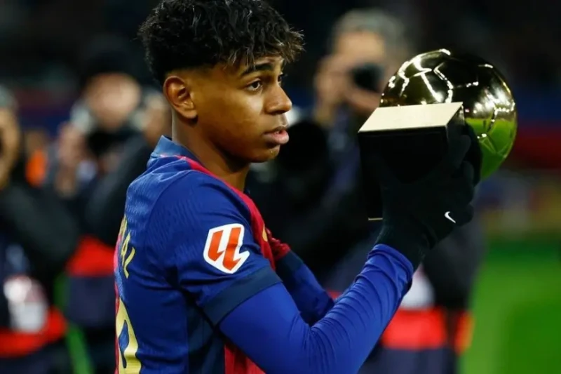 برشلونة يقترب من تجديد عقد يامال حتى 2030 يواصل برشلونة العمل على تنفيذ الخطة التي وضعها لتجديد عقده لامين يامال التي وضعها صيف العام الماضي.ذكرت صحيفة أس أن الخطة تضمن مرحلتين؛ ال