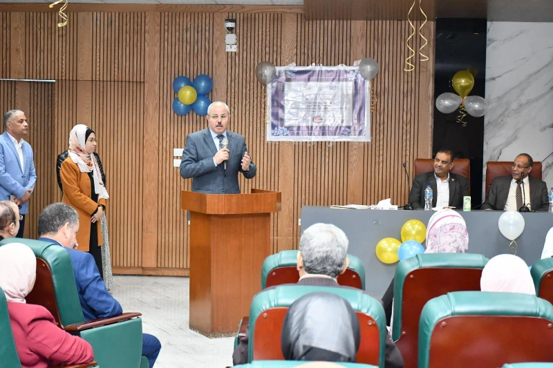 كتبت أمل عبد الرحيم تحت رعاية الدكتور ناصر مندور، رئيس جامعة قناة السويس، أقامت كلية الصيدلة احتفالية مميزة بمناسبة حصولها على الاعتماد الثاني من الهيئة القومية لضمان جودة التعليم