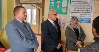 كتبت أمل عبد الرحيم تفقد الأستاذ أيمن موسى وكيل وزارة التربية والتعليم بالإسماعيلية صباح اليوم مدرسة الفاروق عمر الابتدائية التابعة لإدارة شمال