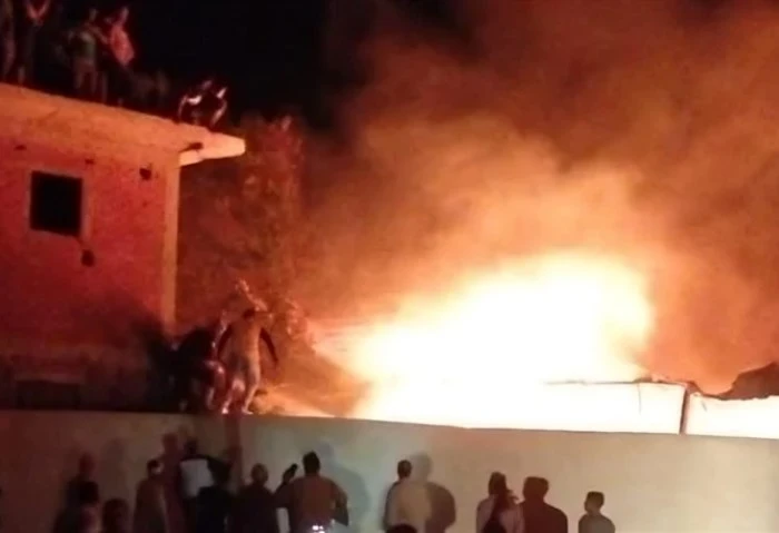 الحماية المدنية تسيطر على حريق داخل عقار بأوسيم دون إصابات تمكن رجال الحماية المدنية من السيطرة على حريق نشب داخل أحد العقارات في منطقة الكوم الأحمر