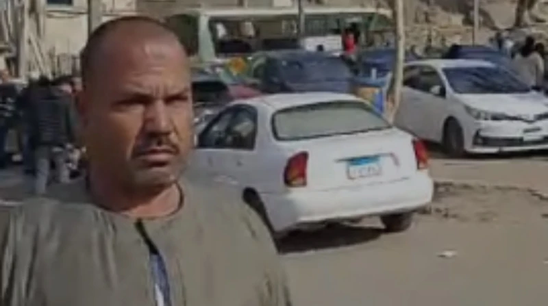 والد عريس البراجيل: مشكتش فيه دول كانوا بيلبسوا مع بعض (فيديو) أكد والد المجني عليه عريس البراجيل، أن المتهم ترصد ورسم خطة محكمة لقتل نجله السيد، حيث