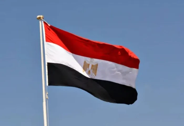 مصر تدين الاستهداف الإسرائيلي للبنية التحتية العسكرية في سوريا أدانت جمهورية مصر العربية، بأشد العبارات الاستهداف الإسرائيلي الممنهج للبنية التحتية داخل الأراضي السورية، وتعمد قصف