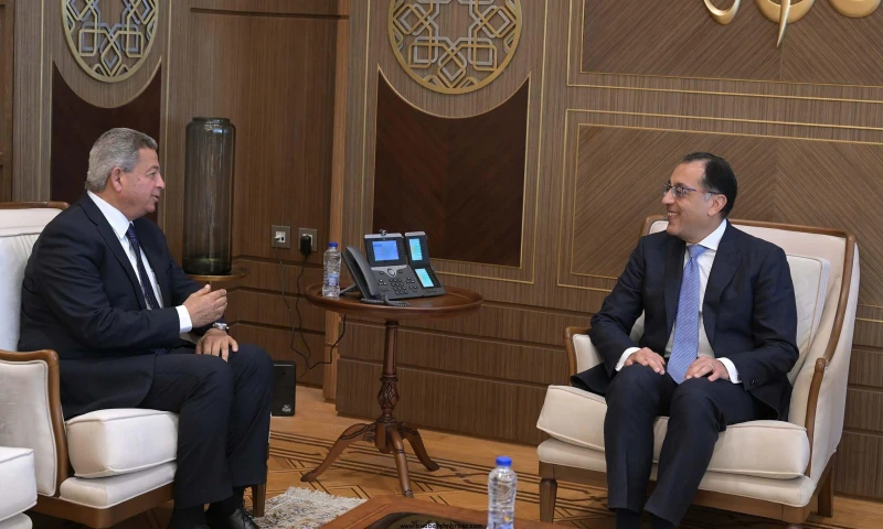 بوابة المحروسةينشرها : الأدمنفى اجتماع لرئيس الوزراء مع رئيس مجلس الأمناء:تنسيق الجهود بين الحكومة والتحالف الوطني التنموي للتوسع في تقديم الخدمات