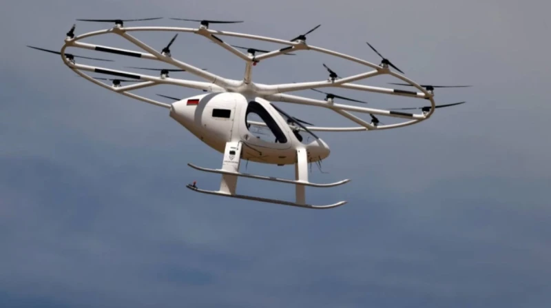 فولوكوبتر.. إفلاس شركة التاكسي الطائر بعد جمعها مئات ملايين الدولارات أعلنت شركة فولوكوبتر، المتخصصة في تطوير سيارات الأجرة الجوية، إفلاسها بعد