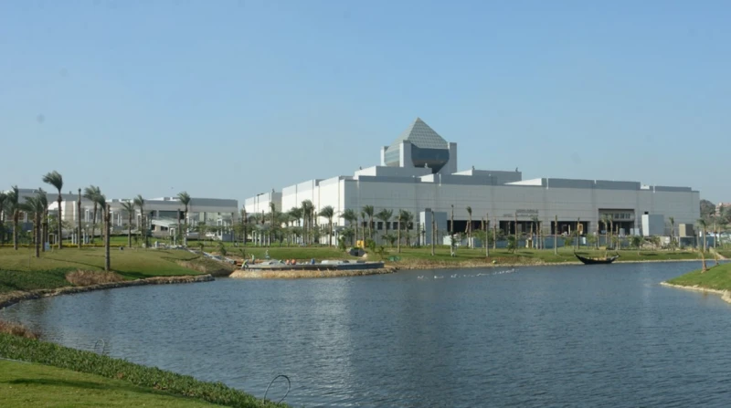 الأول من نوعه.. السياحة تعتمد الهيكل التنظيمي لمتحف الحضارة أصدر وزير السياحة والآثار شريف فتحي، قرارا وزاريا باعتماد الهيكل التنظيمي لهيئة المتحف القومي للحضارة المصرية، وذلك في ض