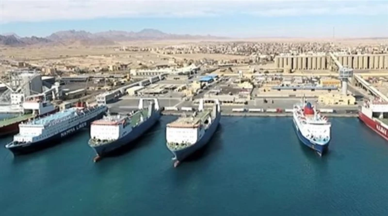 10 سفن و14 ألف طن بضائغ.. حركة نشطة في موانئ البحر الأحمر شهدت أرصفة هيئة موانئ البحر الأحمر، اليوم الأربعاء، حركة تداول نشطة، حيث تم تسجيل وصول ومغادرة عدد من السفن، بالإضافة إلى