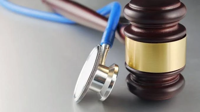 اجتماع طارئ لأطباء قنا لمناقشة أزمة المسئولية الطبية غدا دعا مجلس نقابة أطباء قنا، جميع أعضاء الجمعية العمومية بالمحافظة لحضور اجتماع طارئ غدا الجمعة