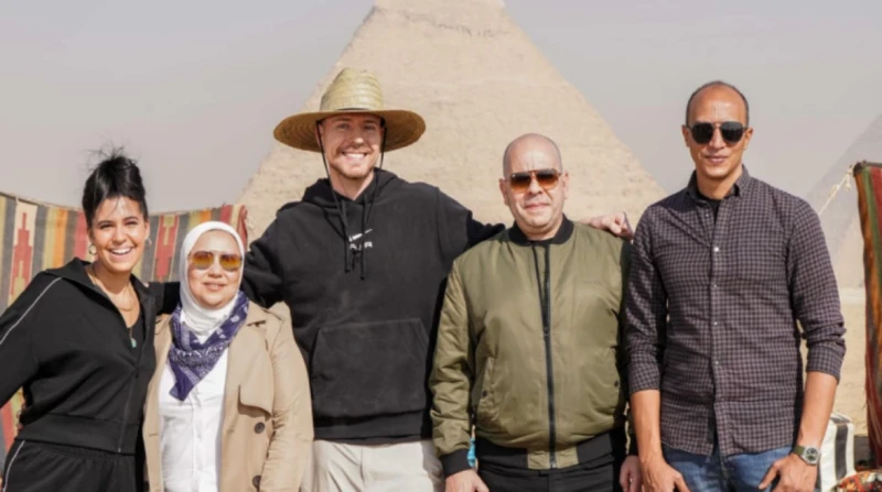 100 ساعة مرعبة.. مستر بيست في مغامرة بالأهرامات لصيد الأشباح زعم صانع المحتوى والمدون الشهير، جيمس ستيفن دونالدسون، المعروف بلقب مستر بيست، أن الحكومة المصرية منحته إذنا خاصا لاستك