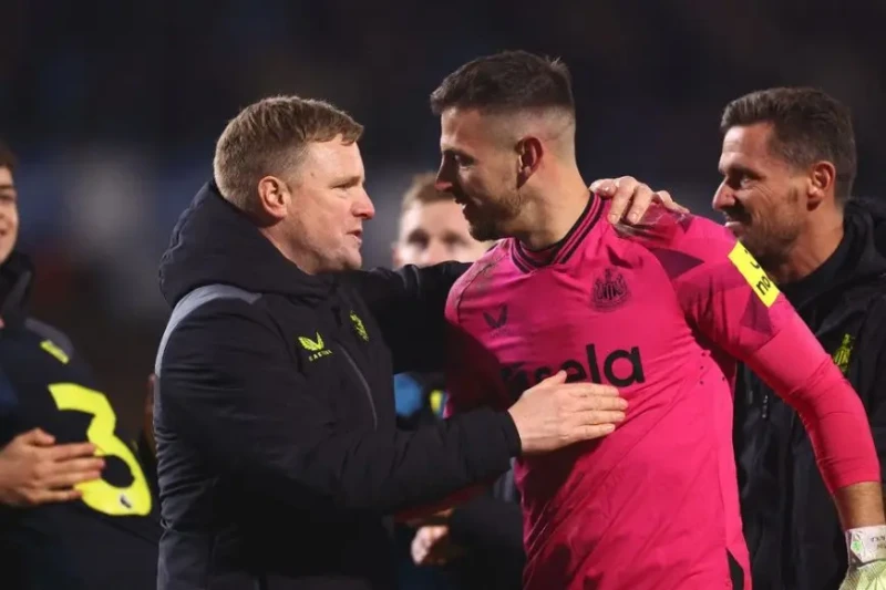 مدرب نيوكاسل لا يستبعد رحيل الحارس مارتن دوبرافكا إلى الشباب علق إيدي هاو مدرب نيوكاسل يونايتد، على احتمال رحيل الجارديان السلوفاكي مارتن دوبرافكا إلى دوري روشن السعودي. جاء ذلك حت