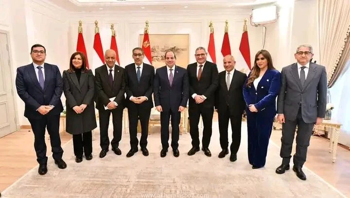 السيد الرئيس يلتقى برئيس الهيئة العامة للأستعلامات وعدد من رجال وسيدات الصحافة والإعلام متابعة : وائل عباس التقى السيد الرئيس عبد الفتاح السيسي ، اليوم، بمقر القيادة الاستراتيجية ب