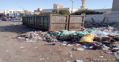 كتبت أمل عبد الرحيم تنفيذا لتوجيهات اللواء طيار أ.ح أكرم محمد جلال محافظ الإسماعيلية، برفع كافة الإشغالات والتعديات، التي من شأنها إعاقة حركة المرور والمارة على الأرصفة، والقضاء عل