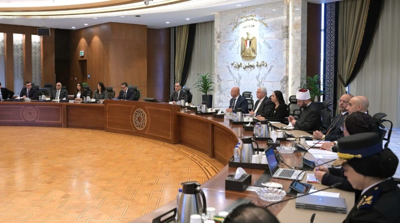 مدبولي: بدء تنفيذ الاستراتيجية الوطنية للسكان والتنمية مطلع 2025 أكد رئيس الوزراء، مصطفى مدبولي، خلال ترؤسه اجتماع المجلس القومي للسكان، اليوم، على الاهتمام الكبير الذي توليه الدول