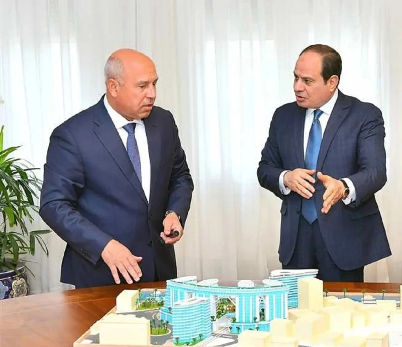 كامل الوزير يكشف عن سؤال يومي من الرئيس السيسي كامل الوزير يكشف عن سؤال يومي من الرئيس السيسي .. وقال الوزير، في مداخلة هاتفية مع الإعلامي أحمد موسى مقدم برنامج على مسئوليتي، المذا