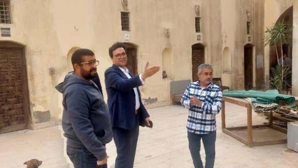 وزير الثقافة: خطة لتعليم جيل جديد من الحرفيين حفاظا على الهوية المصرية قام وزير الثقافة بجولة تفقدية مفاجئة بمركز الحرف التراثية والتقليدية بالفسطاط، والتابع لصندوق التنمية الثقافي