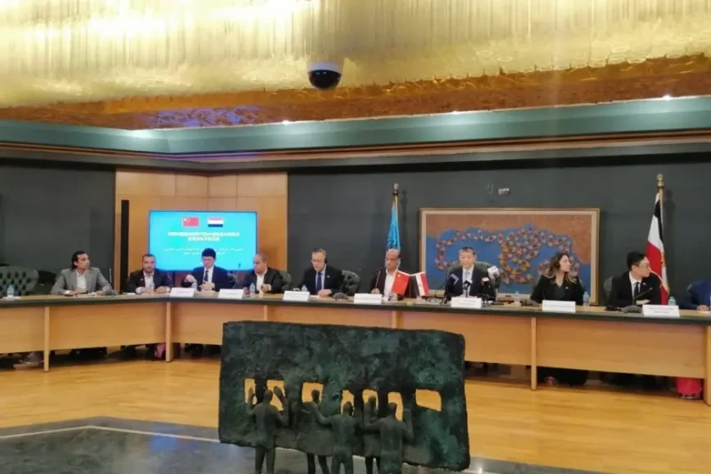 السفير الصيني بالقاهرة: الصحفيون المصريون لديهم مهنية عالية ويكتبون بإيجابية عن هونج كونج بادر حسين الزناتي، رئيس لجنة الشؤون الخارجية في نقابة