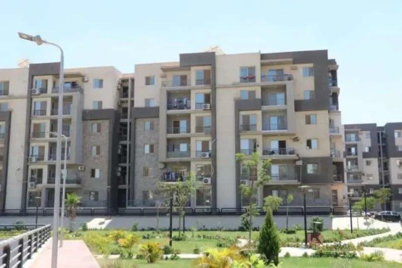 الإسكان تطرح 2974 قطعة أرض سكنية في 13 مدينة جديدة بمشروع بيت الوطن أعلن وزير الإسكان والمرافق والمجتمعات العمرانية، المهندس شريف الشربيني، عن طرح