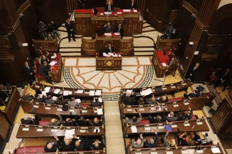 مواد الحبس في مشروع قانون المسئولية الطبية تثير الجدل عضو بصحة الشيوخ: الحبس يقتصر على الإهمال الجسيم.. وإلغاؤه غير دستورىحمدى: النقابة مصدومة بسبب عدم الاستجابة لأى تعديلات أثارت