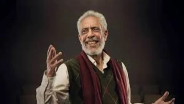 نجل نبيل الحلفاوي يعلق على تطورات حالة والده الصحية خاص تعرض الفنان نبيل الحلفاوي لوعكة صحية مفاجئة أمس، ونقل على إثرها إلي المستشفى.علق المخرج خالد