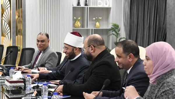 الأزهري: تطوير أداء الأوقاف واستثمار مواردها والحفاظ على أصول الوقف توجه الدكتور أسامة الأزهري وزير الأوقاف بالشكر ل المهندس محمد صلاح الدين مصطفى وزير الدولة للإنتاج الحربي، علي ح