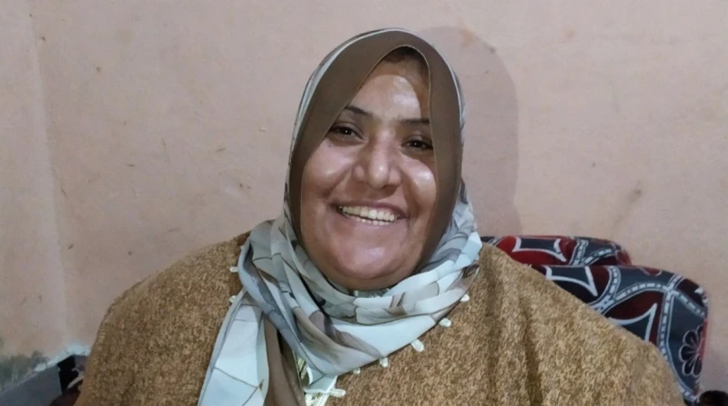 أول ظهور لسيدة الربع طن بعد استجابة الحكومة لمناشدتها فيديو استجاب مجلس الوزراء، ممثلا في منظومة الشكاوى الحكومية الموحدة، لحالة بطة التي تعاني من السمنة المفرطة ووصل وزنها إلى نحو