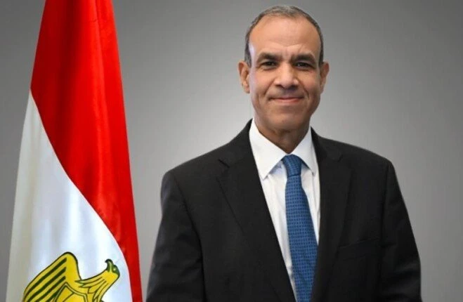 وزير الخارجية ل رئيس حكومة لبنان: مصر ستواصل دعمها الكامل والمستمر لكم فى مواجهة اعتداءات الاحتلالأجرى الدكتور بدر عبد العاطى، وزير الخارجية والهجرة