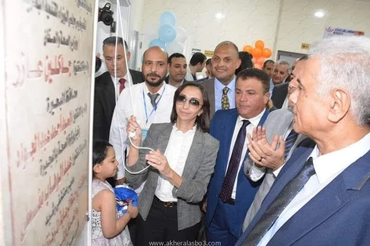 السيرة الذاتية للدكتورة جاكلين عازر تخرجت جاكلين عازر فى كلية الطب جامعة الإسكندرية عام 2010 بعد حصولها على بكالوريوس الطب والجراحة ، وحصلت على درجة الماجستير في طب المجتمع والصحة 