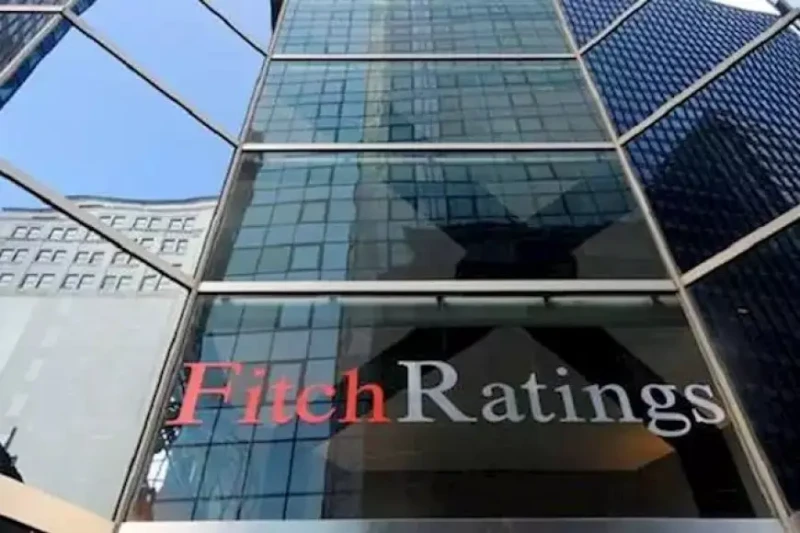 فيتش سوليوشنز تخفض توقعات نمو اقتصاد مصر إلى 3.7 بالعام المالي الجاري خفضت شركة فيتش سوليوشنز، من خلال خدمة الأبحاث التابعة لها ، توقعاتها لنمو