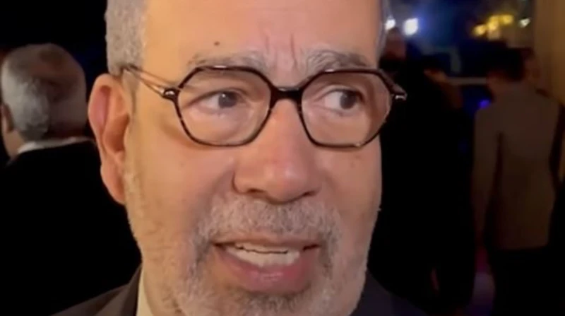 مدحت العدل: محمد رحيم كرم في حياته قبل رحيله (فيديو) أكد المؤلف والشاعر مدحت العدل، أن الفنان الراحل محمد رحيم كرم في حياته قبل أن يجتمع الفنانون مساء اليوم لتكريمه بعد رحيله.تكريم