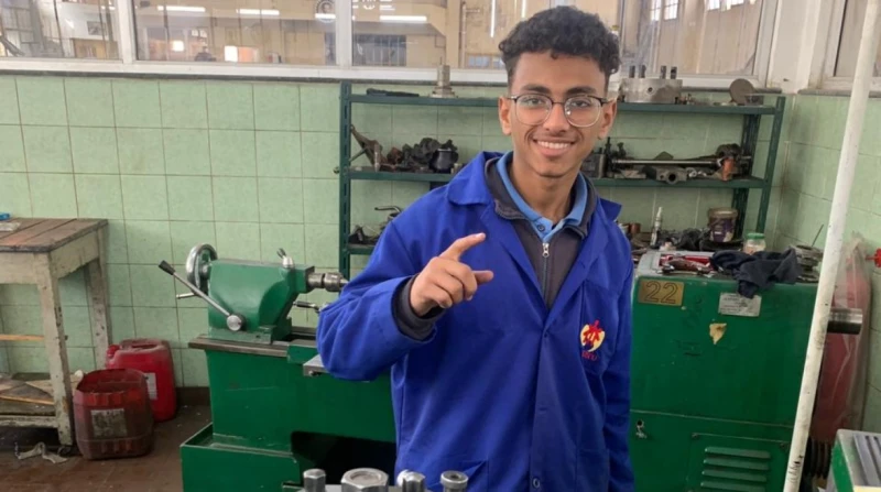 دراسة وعمل ونوم ساعتين.. عبدالرحمن يحمي حلم والده من قنا إلى إيطاليا عبد الرحمن من قنا إلى إيطاليا.. رحلة حلم والده مفروشة بالورود في الجهة الأخرى من البحر المتوسط، لم تكن الحياة و