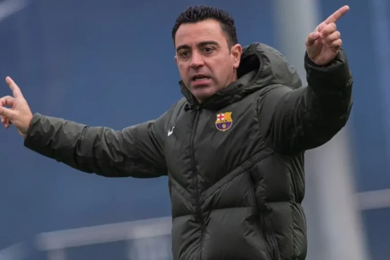 تشافي في محادثات متقدمة مع ميلان لخلافة فونسيكا ذكرت تقارير أن مدرب برشلونة السابق تشافي هيرنانديز يجري محادثات متقدمة مع ميلان لخلافة باولو فونسيكا.ونقل موقع فوتبول إيطاليا عن صحي