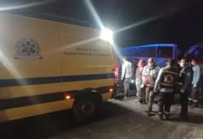 إصابة شخص صدمته سيارة مسرعة في العياط أصيب شخص في الجيزة بسحجات وكسور متفرقة بأنحاء الجسد جراء صدمة من قبل سيارة مسرعة في منطقة العياط أثناء محاولته عبور الطريق، وتم نقل المصاب إلى